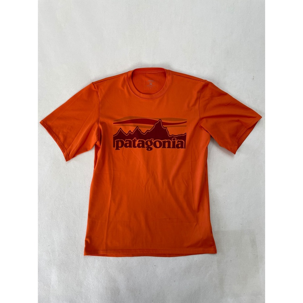 Patagonia Mens Capilene Graphic T-Shirt Orange Fitz Roy Logo 45320S7 Size M